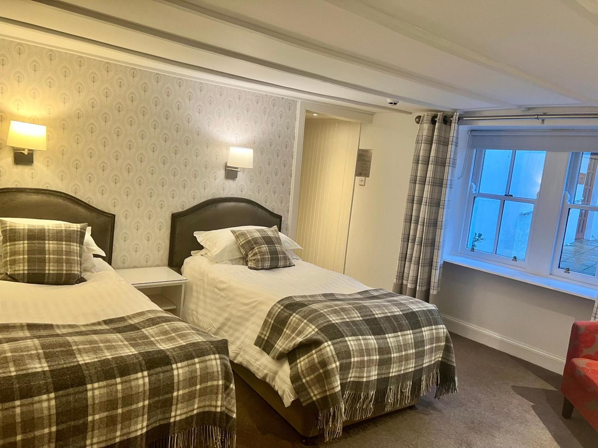 Selkirk Arms Hotel Kirkcudbright Ngoại thất bức ảnh