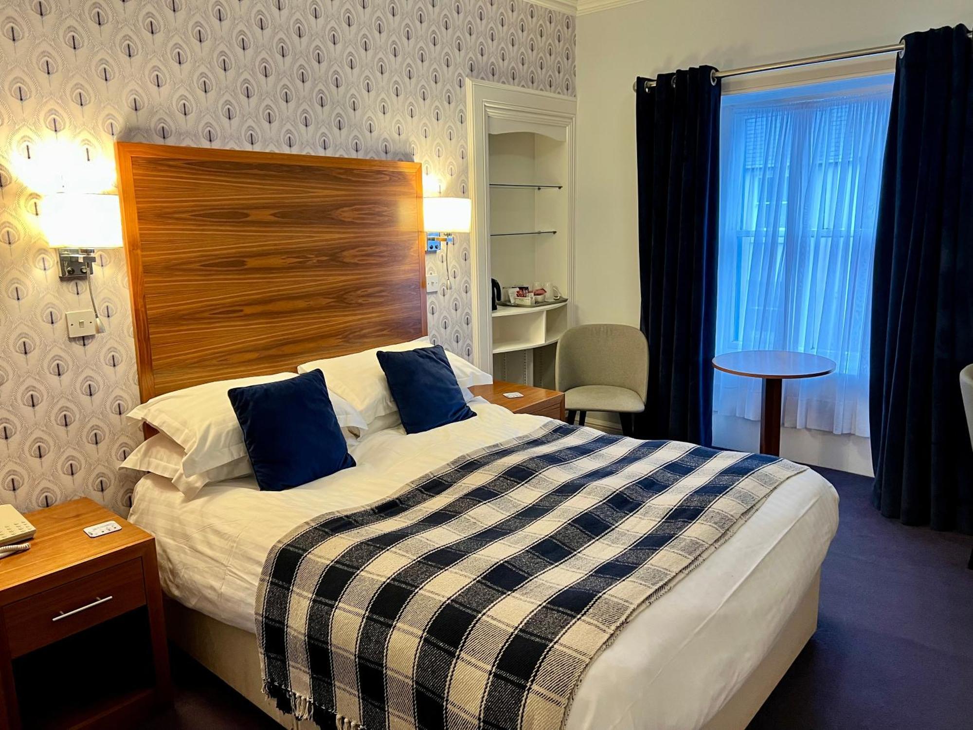 Selkirk Arms Hotel Kirkcudbright Ngoại thất bức ảnh